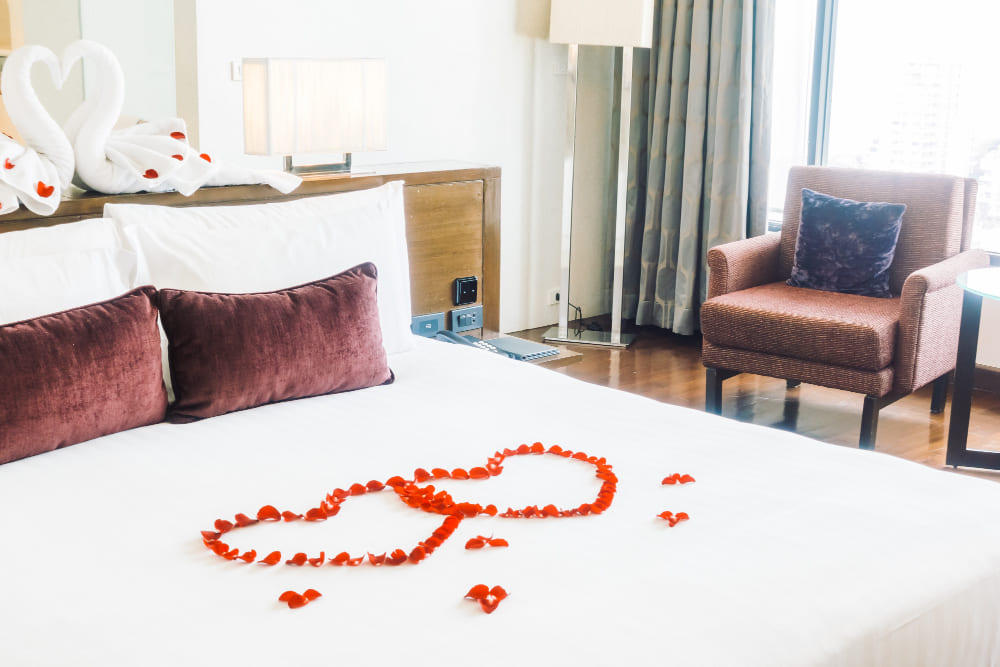 how to make a hotel room romantic